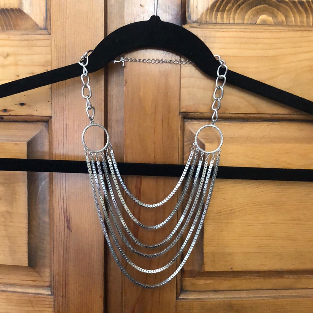 ❤️ADD as a FREE GIFT when you buy 2 dresses! Silver strands necklace
